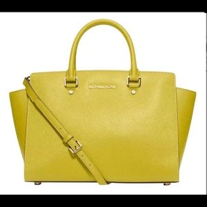 **AUTHENTIC** Michael Kors handbag 💝 One Day Sale